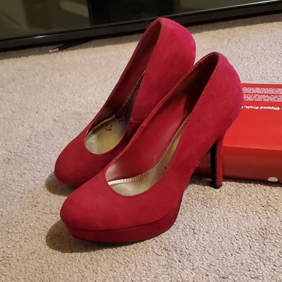 size 12 red bottom heels